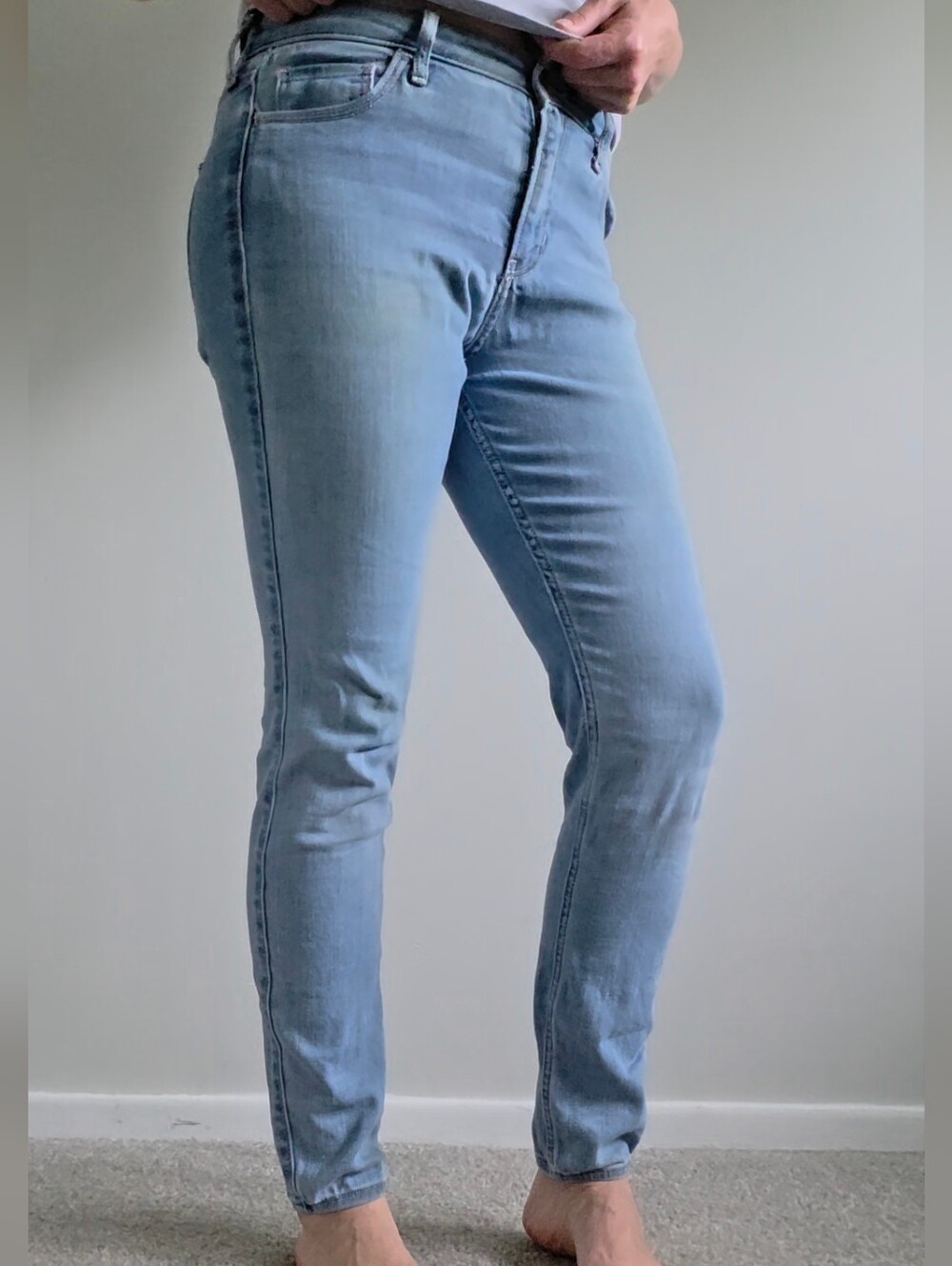 Hollister High Rise Light Wash Skinny Jeans - Women's